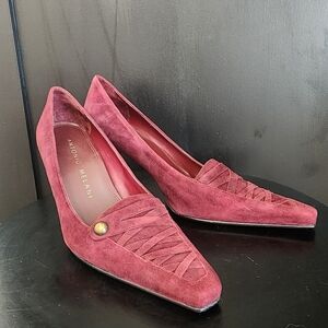 NWOT Antonio Melani Burgundy Suede Criss-Cross Pumps - Size 6M
